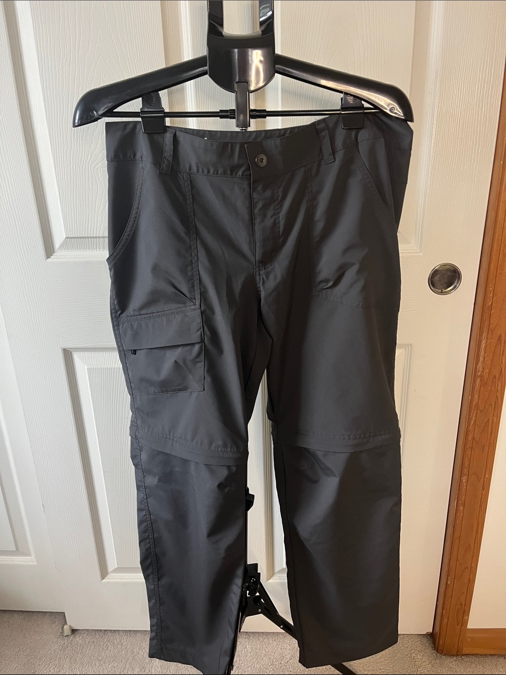 Columbia women’s 12 short Slate Grey Cargo Convertible Pants